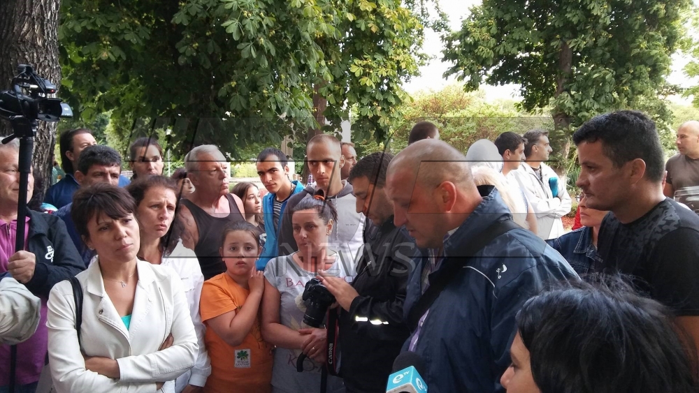В Асеновград ще продължава да ври и кипи! Родители се заканиха да... (СНИМКИ/ВИДЕО)
