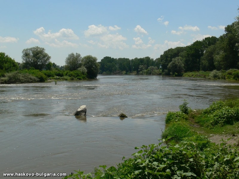 Голяма трагедия със 17-годишен в река Марица!
