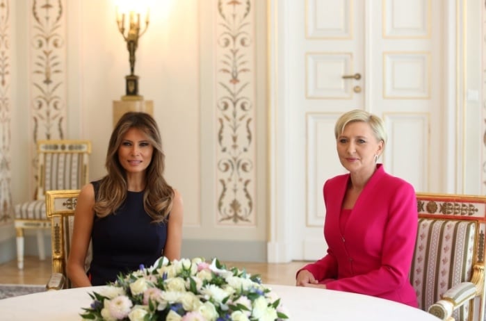 Мелания Тръмп отново ослепителна! Вижте на какъв тоалет заложи за срещата си с първата дама на Полша (СНИМКИ)