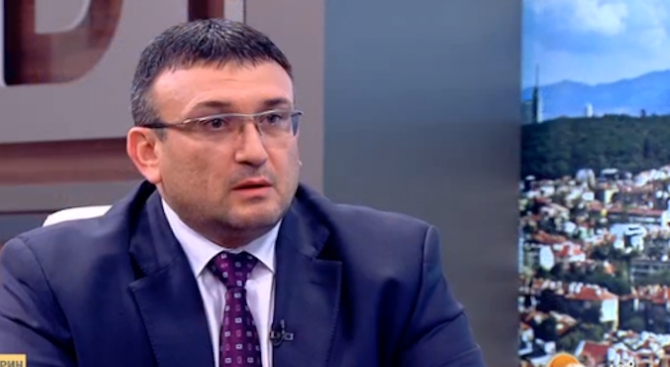 Младен Маринов обясни как ще се реши проблемът в Асеновград и разкри за нова разпра с ромски фамилии