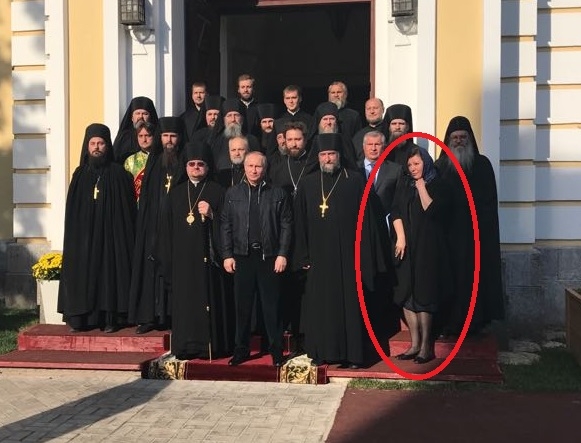 Разкриха името на неизвестната дама, която излезе от джипа на Путин при посещението му в прочут манастир (СНИМКИ)