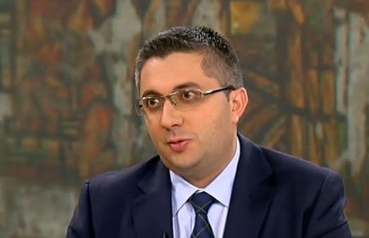 Министър Нанков захапа БСП заради чинията на Бузлуджа