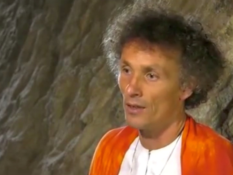 Руски полицай стана монах и дойде в България да търси духовни отговори в пещера (ВИДЕО)