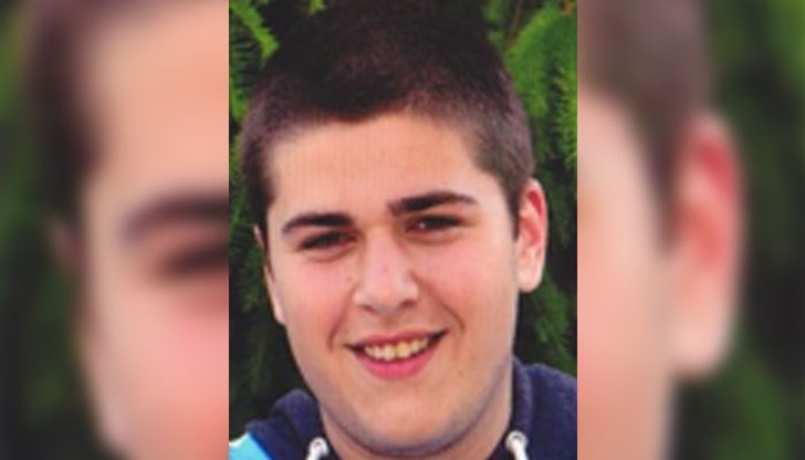 Бяла скърби за 18-годишния Алекс, мрежата настръхна и иска страшна мъст за убиеца му 