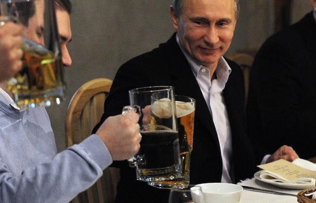 Руското здравно министерство готви голяма секира за любителите на алкохола 