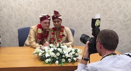 Първи СНИМКИ и ВИДЕО от мюсюлманската гей сватба в Англия