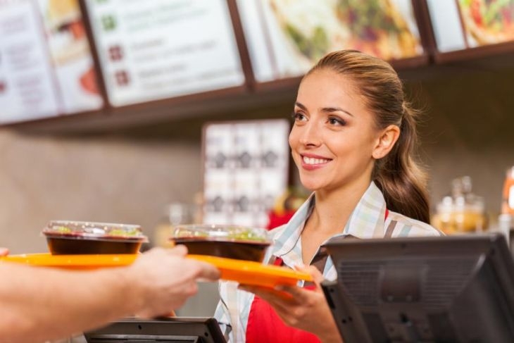 Важно е да знаете тези 10 неща за заведенията на бързо хранене, но никой от персонала не би посмял да ви ги каже!