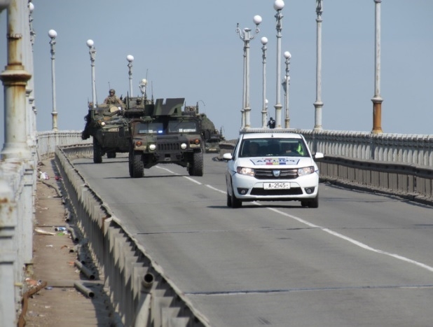 Русенци се чудят и маят! Колона от американски военни машини влезе в България и ги остави без думи (СНИМКИ)