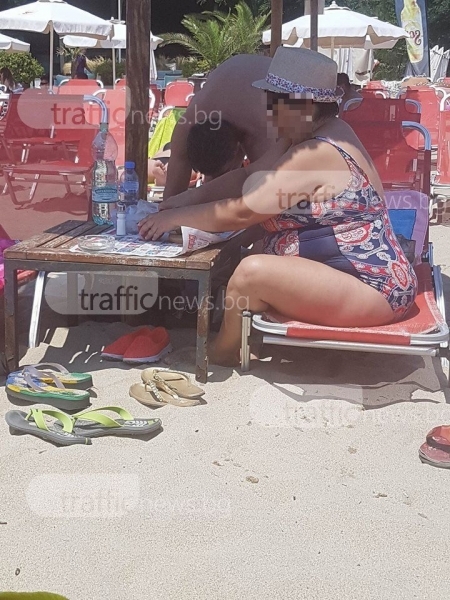 Стотици се “видяха“ в Бай Ганьо от Гърция, оправдано ли е поведението на нашенката на плажа в Керамоти (СНИМКИ)