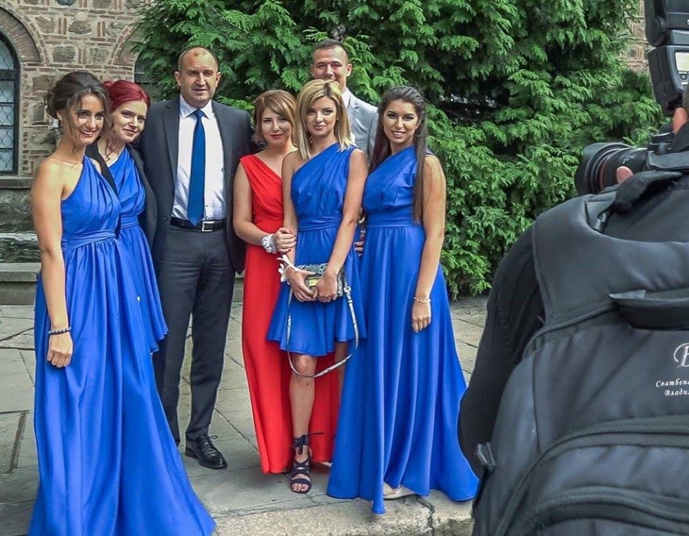 Само в БЛИЦ! Президентът Радев зарадва младоженци (СНИМКА)