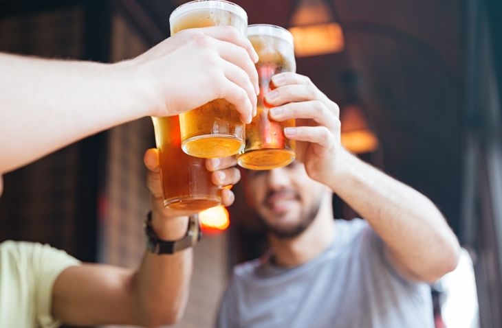 Може ли да пием само бира вместо вода и пак да оцелеем?