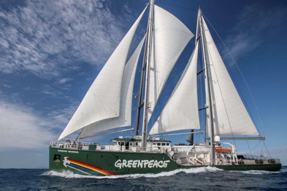 Ветроходът Rainbow Warrior на Грийнпийс пристига в България (СНИМКИ)