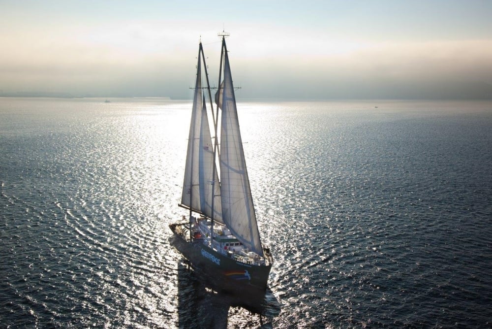 Ветроходът Rainbow Warrior на Грийнпийс пристига в България (СНИМКИ)