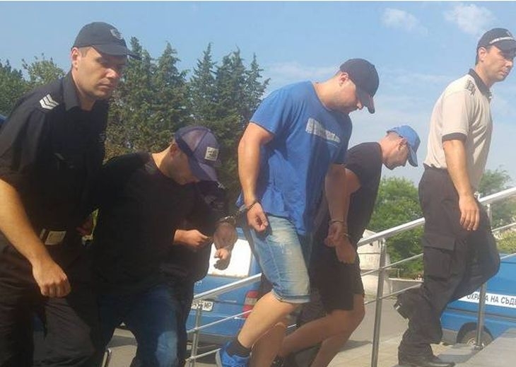 Бандата на Рочата и Джендов с тежка охрана в Съдебната палата на Бургас (СНИМКА)