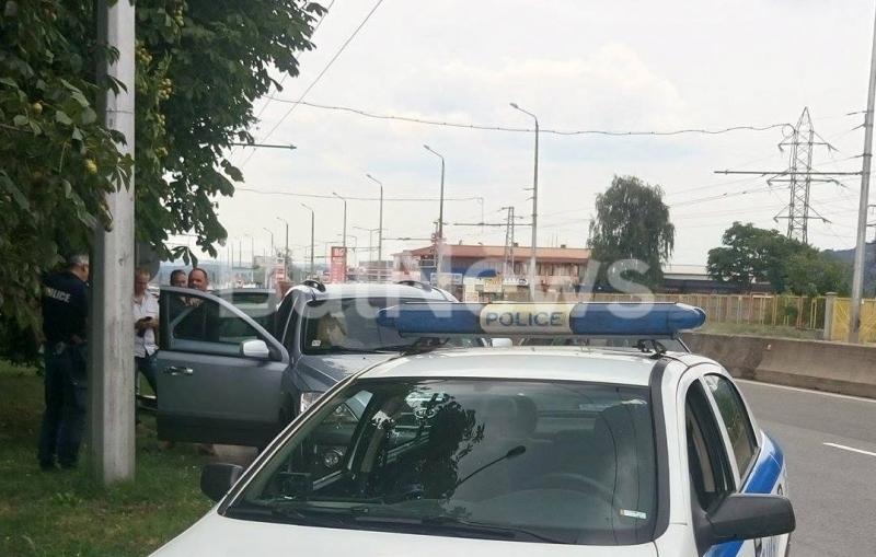 Арестуваха с контрабандни цигари общинския лидер на АБВ във Враца и мъжа й (СНИМКИ)
