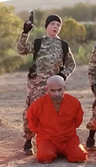 Британка, вдовица на джихадист, се опита да избяга от ИД, но бе спряна от....вербувания си невръстен син (СНИМКИ)