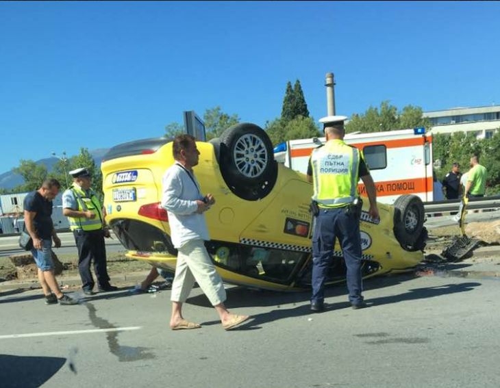 Тежка катастрофа на "Цариградско шосе" в района на "Интер Експо Център" в столицата (СНИМКИ/ВИДЕО)