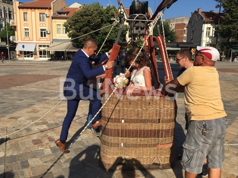 Петьо и Весела се върнаха във Враца, за да се врекат във вечна вярност и получиха изненада, която ще помнят цял живот (СНИМКИ/ВИДЕО)