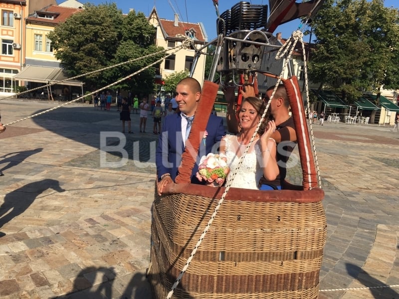 Петьо и Весела се върнаха във Враца, за да се врекат във вечна вярност и получиха изненада, която ще помнят цял живот (СНИМКИ/ВИДЕО)