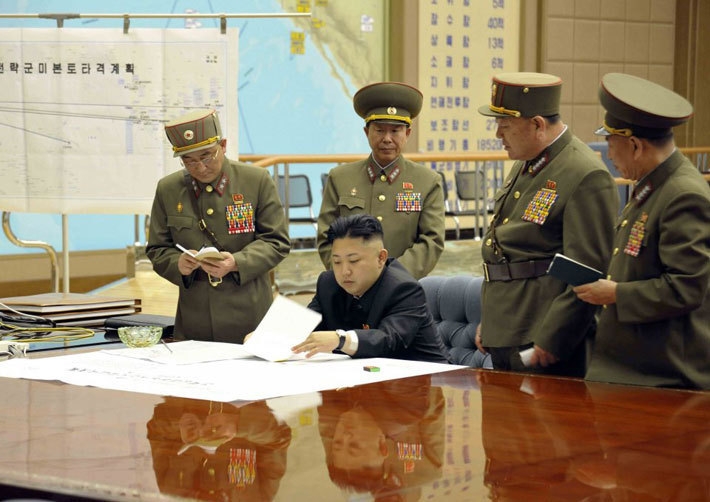 До броени дни Ким Чен Ун ще види плановете за удара по базата на САЩ в Гуам и военните ще чакат заповедта му за изстрелване на 4 ракети 