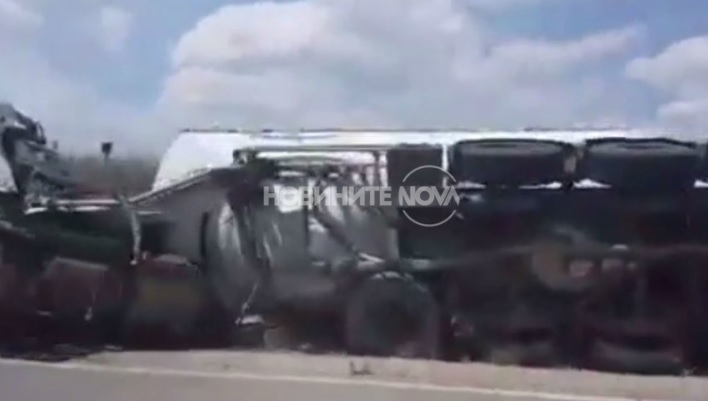 Кошмарен инцидент на магистрала "Тракия" (СНИМКИ)