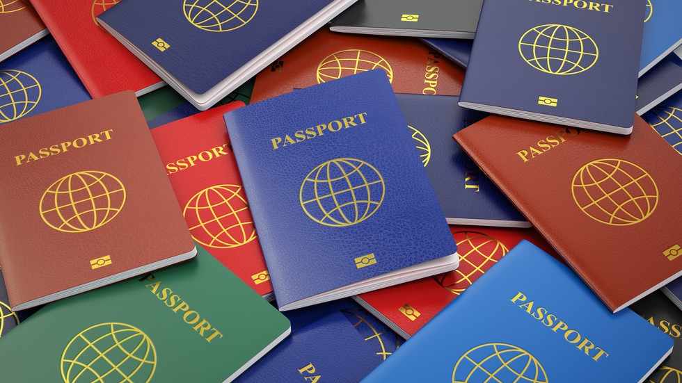 Сгащиха румънка с над 400 паспорта 