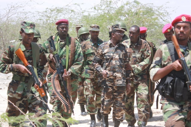 В Сомалия бивш бунтовнически лидер се присъедини към правителствените сили