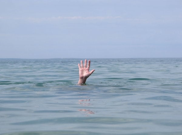 Отромна трагедия с млад ямболия на кану край къмпинг "Корал"! И днес морето е изключително опасно, предупреждават от НИМХ  