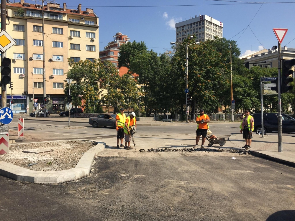 Фандъкова провери ремонта на Орлов мост и съобщи кога ще свършат мъките на шофьорите (СНИМКИ)