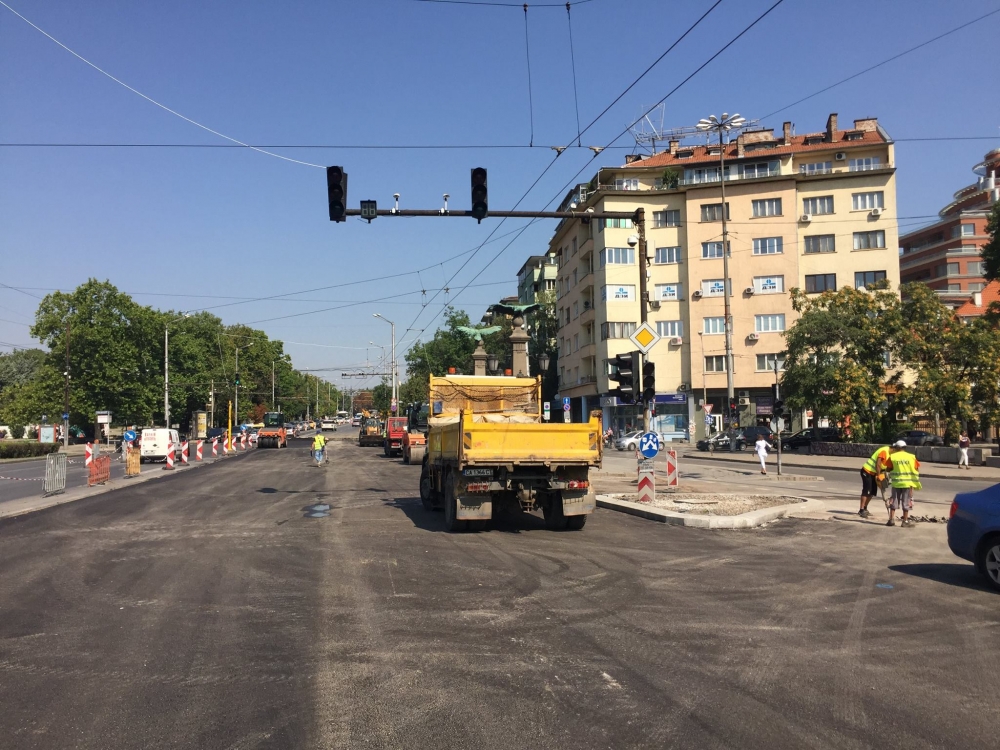 Фандъкова провери ремонта на Орлов мост и съобщи кога ще свършат мъките на шофьорите (СНИМКИ)