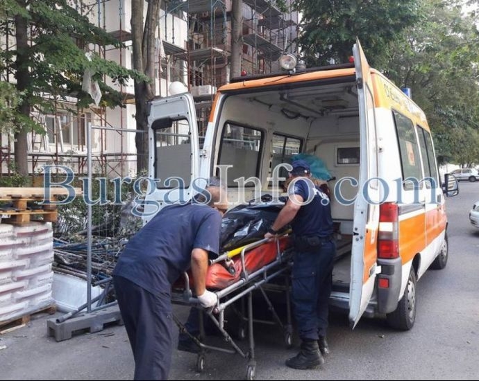 Изнесоха тялото на загиналия работник в Бургас (СНИМКИ)