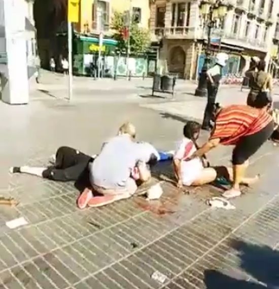 Кметицата на Париж е потресена от терора в Барселона 