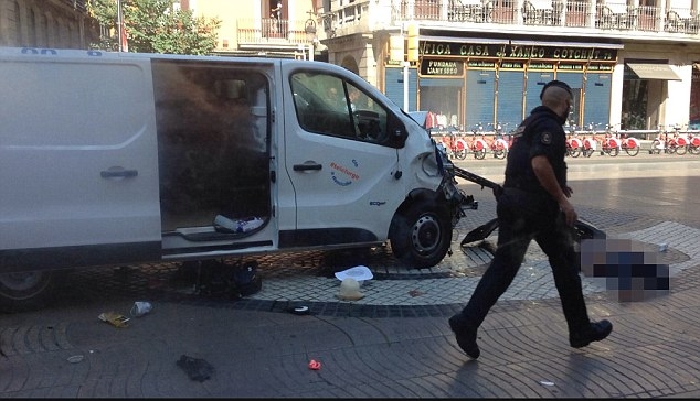 Нова версия! Банда от 8 джихадисти в основата на атаката в Барселона! Извергите искали да убият много повече хора с голям камион, но за щастие...