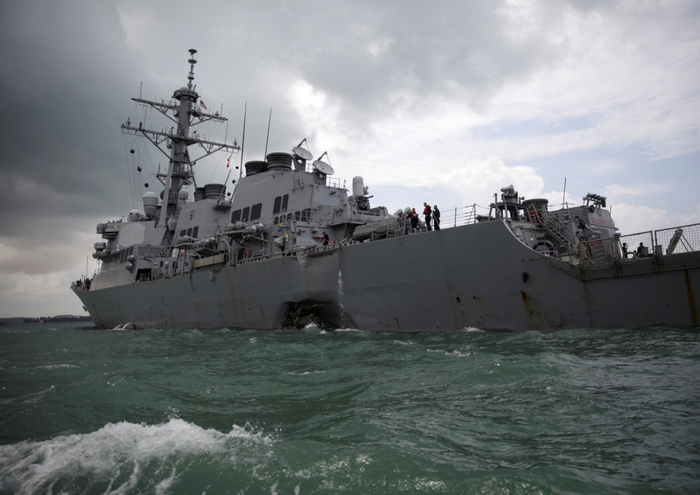 Американски адмирал съобщи важна информация за флота на САЩ след инцидента с ескадрения миноносец
