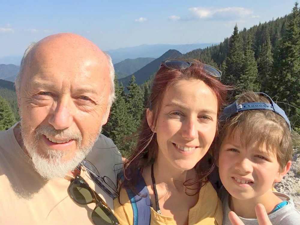 След публичния резил: Похотливият Стоян Алексиев се скри в Родопите, оттегля се временно от Народния театър