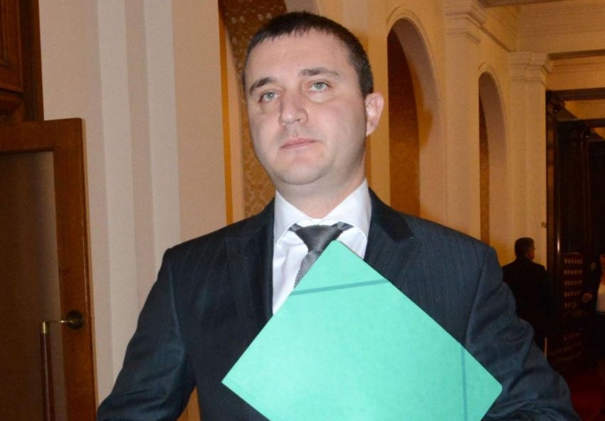 Горанов предлага по-строги правила за харчовете на местната власт