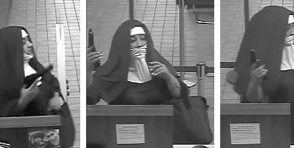 Въоръжени "монахини" се опитаха да ограбят банка в САЩ (СНИМКИ)