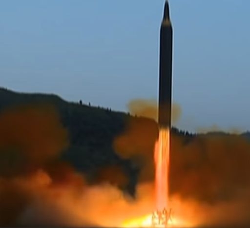 Извънредно в БЛИЦ! Северна Корея показа изстрелването на ракетата, която паникьоса света (ВИДЕО)
