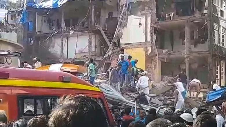 Голяма трагедия в Мумбай след рухнала сграда (СНИМКИ/ВИДЕО)