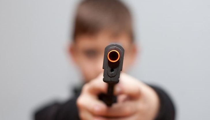 Извънредно! 6-годишно дете уби собственик на заведение в Пазарджишко