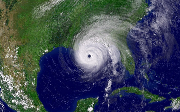 Нов мощен ураган приближава САЩ, Флорида се готви за извънредно положение