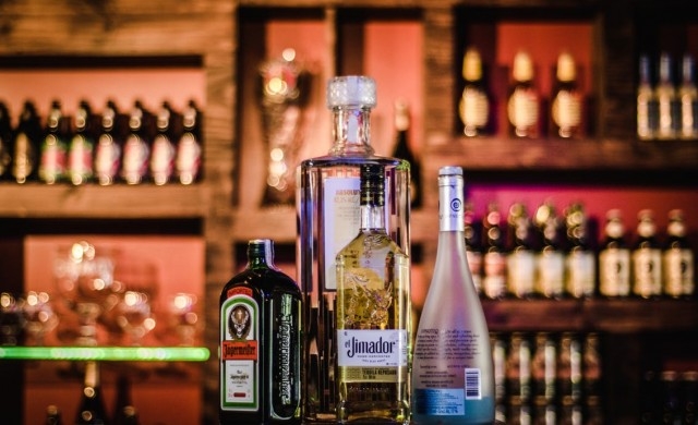 Кои са най-ниско и най-висококалоричните алкохолни напитки (СНИМКИ)