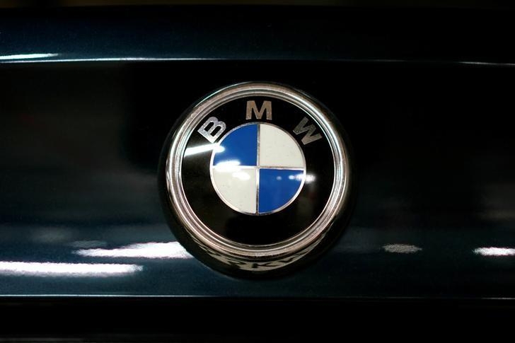 Така изглежда големият кросоувър BMW X7 (СНИМКИ)