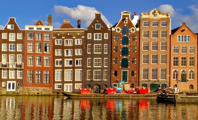 Daily Telegraph изненадващо: Бедните туристи вече не са добре дошли в Амстердам, вижте защо