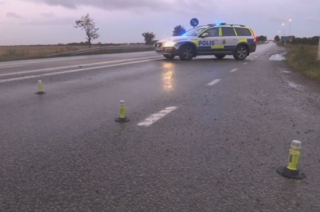 Шведската полиция спря мъж и се шокира от това, което откри в претъпканата му кола (ВИДЕО)