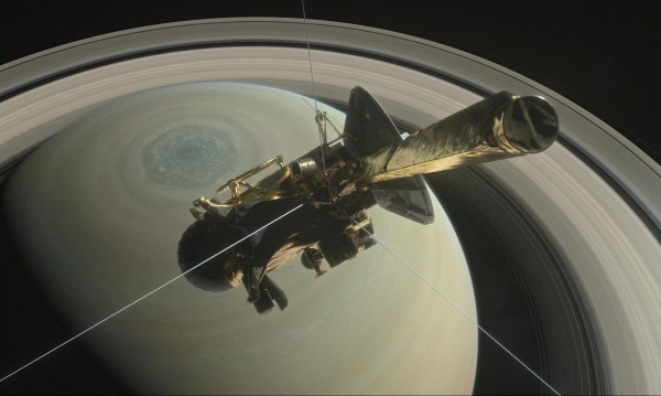 След 20 години "Касини" се разпадна в атмосферата на Сатурн