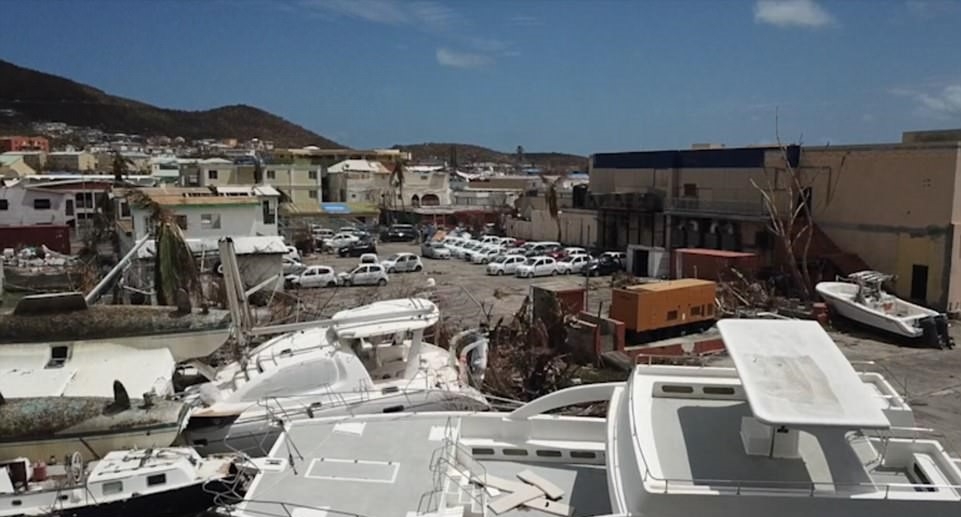 Драматично ВИДЕО! Ураганът „Ирма“ изравни със земята цял остров в Карибите с удар от 360 километра в час (СНИМКИ)