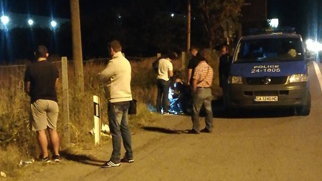 Само в БЛИЦ: Ченге от СДВР е арестувано в Карлово заедно с шестима афганистанци, возел ги с Мерцедес С класа