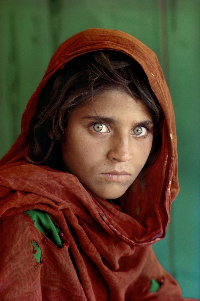 Вижте уникалните фотографии на Стив МакКъри за Афганистан (СНИМКИ)