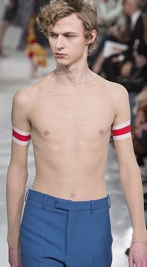 Парцал шашма за 2000 долара: Calvin Klein иска да цакате луди пари, за да сте голи (СНИМКИ 18+)